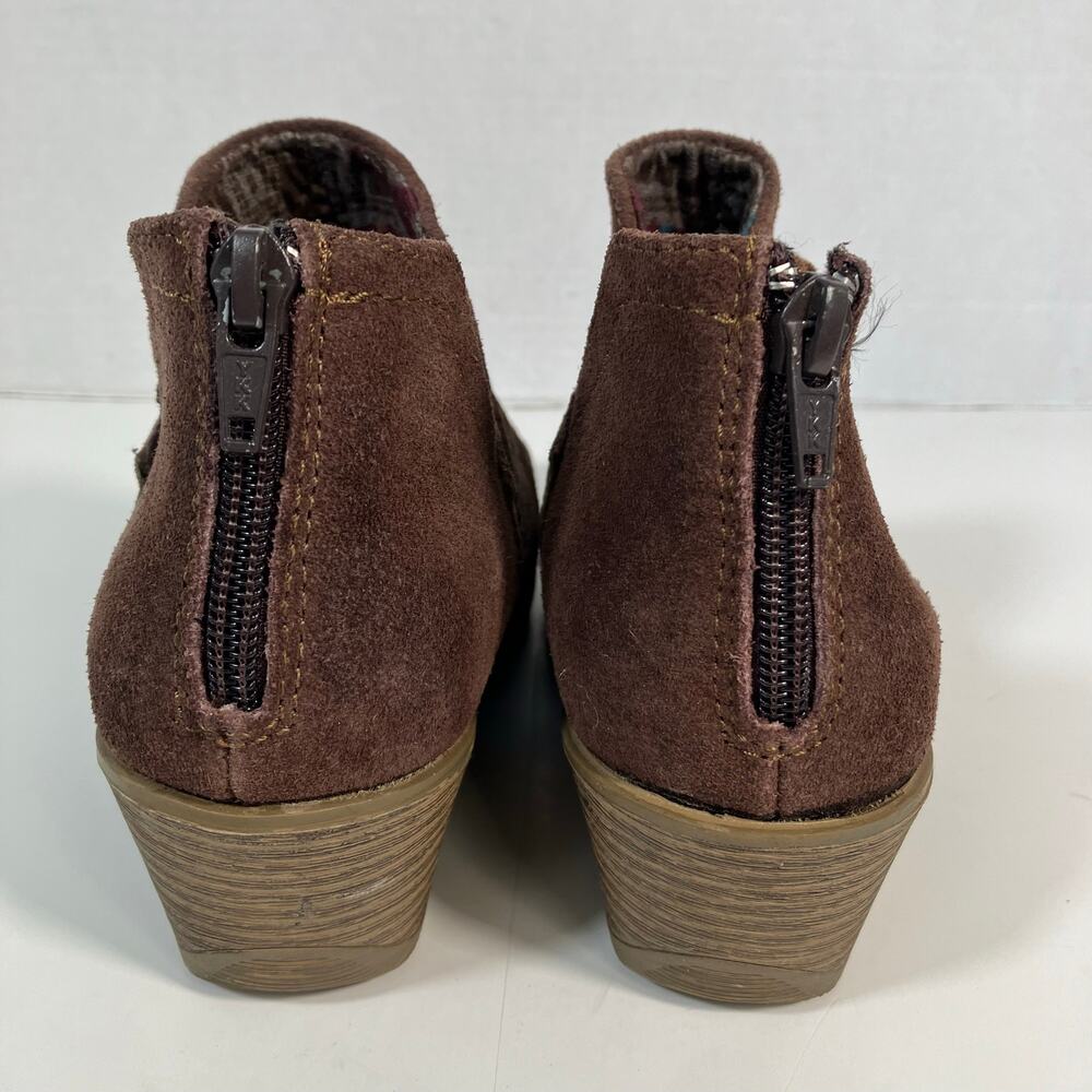 Earth Origins Sz 6.5 Wide Amanda Perforated Ankle Bootie Brown Suede NO INSOLES - Picture 10 of 16